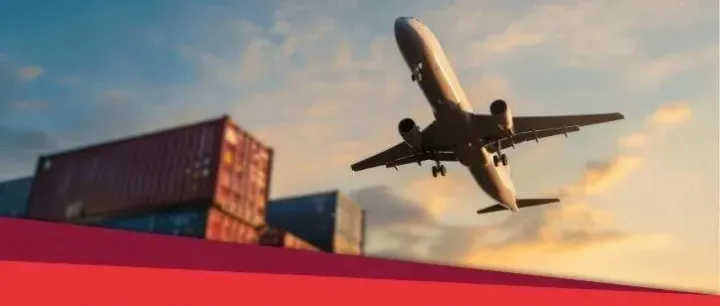 法国面临全国性运输罢工 & 美国长滩港货船事故致60多个集装箱坠海