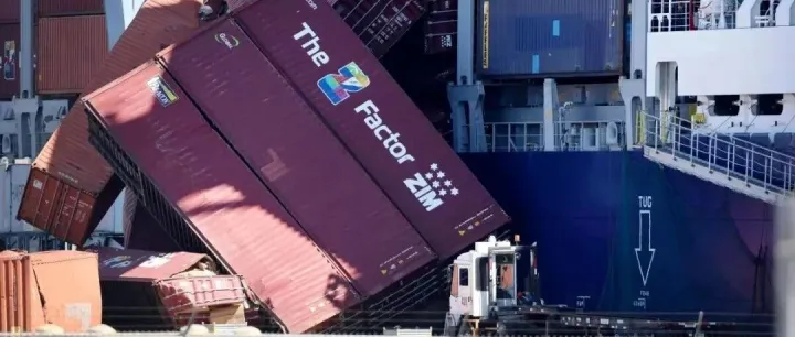 突发！近70个货柜受损！曾靠盐田港！