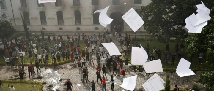 尼泊尔某银行被劫……