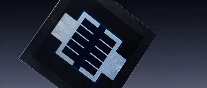 华晟新能源叠层太阳能电池效率达34.02%，引领光伏技术新革命！