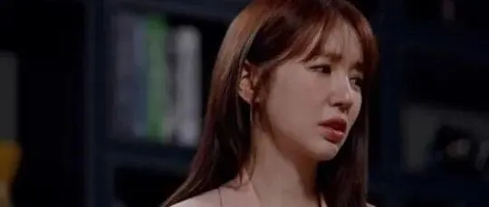 윤은혜, 실명 위기 고백 "염산 <em>물</em><em>총</em> 맞아...트라우마 잊혀지지 않아" ('꼬꼬무')