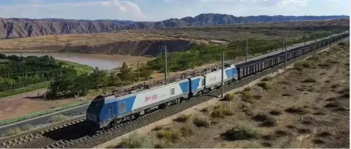 1至7月国家铁路发送货物23.31亿吨