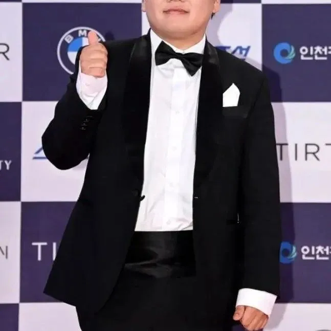 곽<em>튜</em><em>브</em>, &여친과 드<em>디</em>어 결혼..“전현무가 사회 본다”