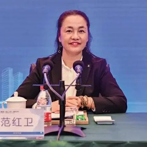 24岁，中国女首富的儿子出山了