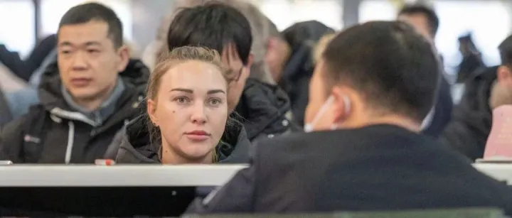 China to <em>trial</em> visa-<em>free</em> policy for Russians 中国对俄罗斯试行免签政策