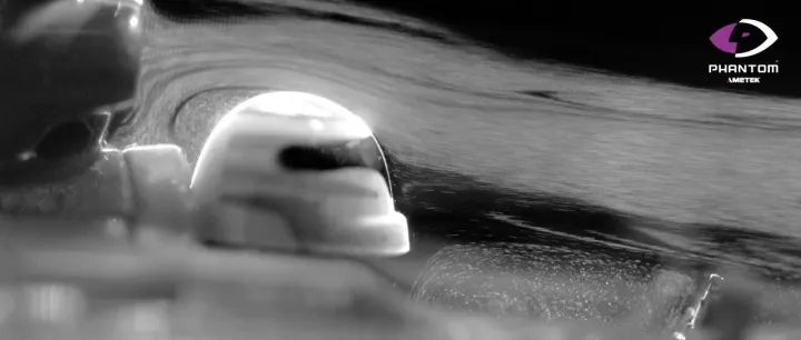 高速摄像机揭秘传奇 F1 赛事中的空气动力学原理