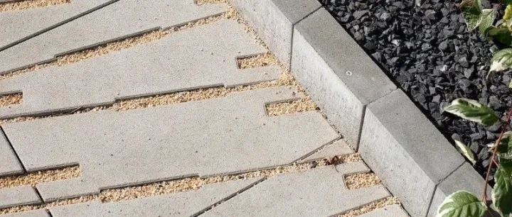 如何高效精准生产高质量路沿石：三联机械T系列砖机生产线为您揭晓答案