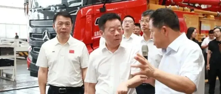 何寄华在长沙调研三一集团