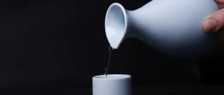 酒逢知己千杯少，健康饮酒乐逍遥