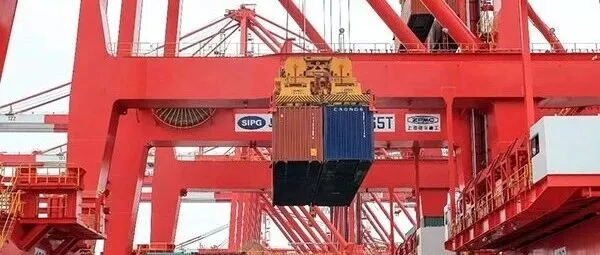 码头吊<em>的</em><em>不同</em><em>种类</em>