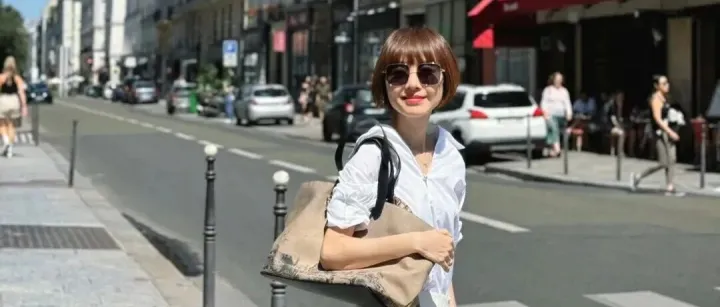 全网黑了10年，她突然人见人爱了