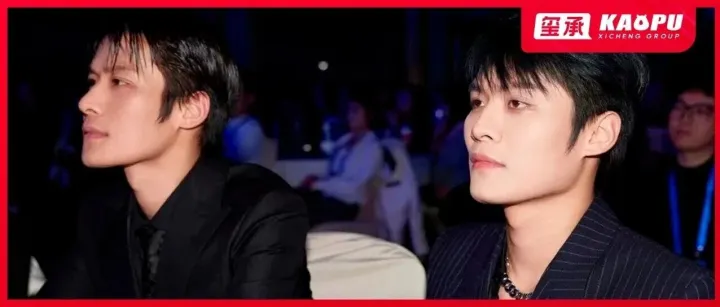 时隔一年后，三只羊团队悄悄复播，小杨哥不疯狂了！