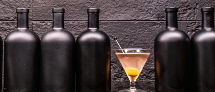 No Hello, Say YELLO(w) – The Bizarre New Bar on Wuding Lu