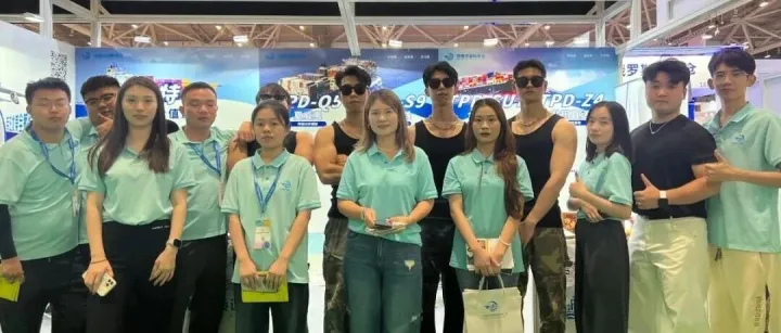 深圳国际会展中心拓普达国际热闹出圈！展位16A60，猛男相伴，美国海运业务超给力！