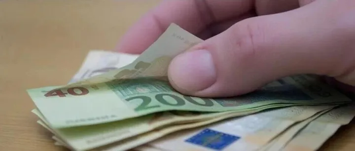 俄罗斯人被呼吁将储蓄账户中的资金转出：这是怎么回事？