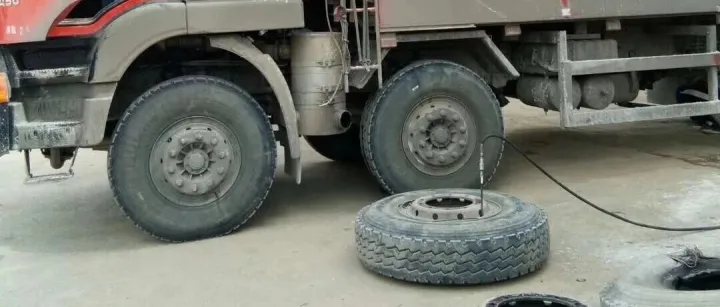 60%销售/盈利双降，卡车轮胎门店怎么了？