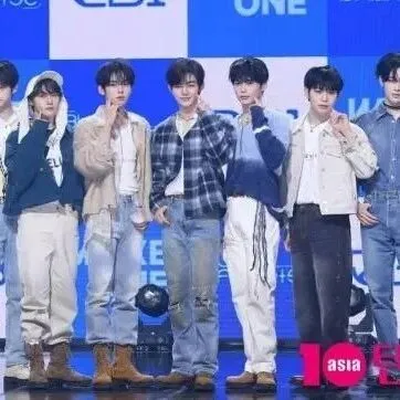 <em>제</em><em>로</em>베이스원, <em>결</em>국 유종의 미 거뒀다…2년 3개월 차에 음악방송 6일 연속 1위 <em>신</em>기록