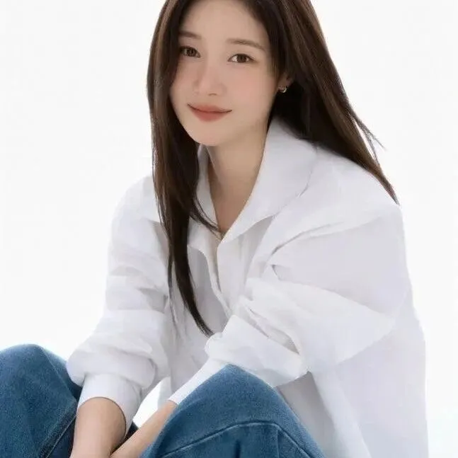 “촬영 뒤 맥주 한 모<em>금</em>? 아예 <em>입</em>도 안됐죠”…‘에스콰이어’  정채연