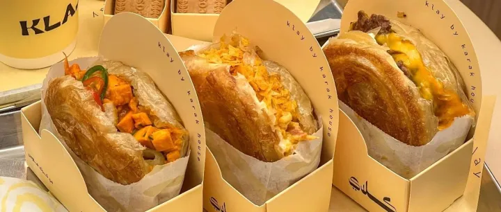 什么？巧克力夹馍？ Paratha汉堡？抹茶Karak Tea？这家小店竟让迪拜白袍都耐心排队！