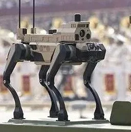 再说一遍，不是“机器狗”！