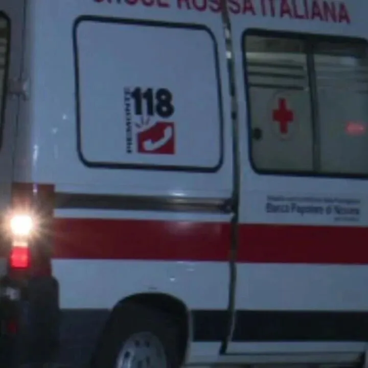 一华人女子被追尾后下车查看，遭后车高速撞击当场丧命