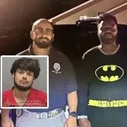 警察赶到<em>现场</em>惊见“<em>蝙蝠</em>侠”在抓贼