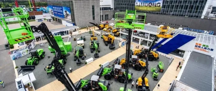 智慧·绿色·延伸人类力量|柳工惊艳亮相BICES2025