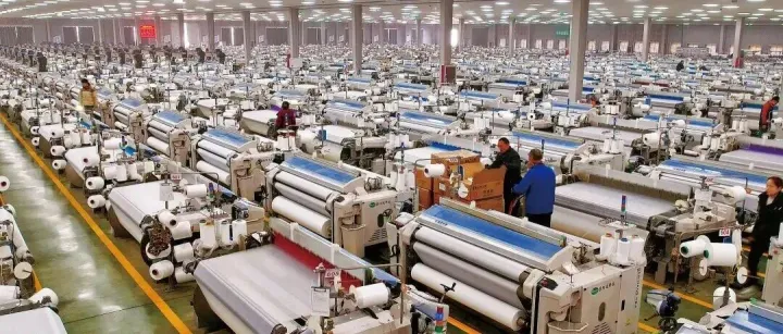 中西部最大的化纤纺织基地，年产67亿米布，可绕地球N圈！