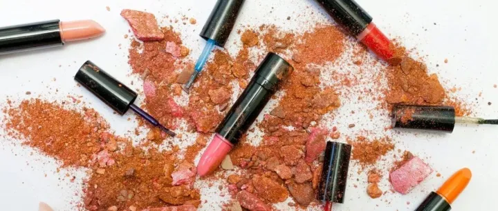 健身饮品失速，美妆品牌逆袭！