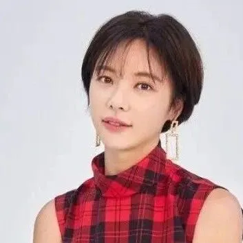 검찰, 회삿<em>돈</em> 43억 횡령 혐의 황정음에 징역 3년 <em>구</em>형