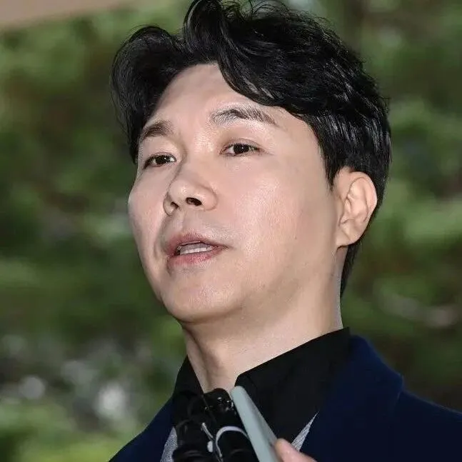 박수홍 "죽고 싶을 만큼 참혹"…'20억 횡령 인정' 친형 부부 공<em>판</em>, 9월<em>로</em> <em>또</em> 미뤄졌다