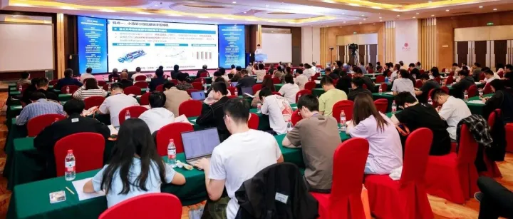 格力亮相2025年智慧轨道交通技术交流会，助力城轨能效升级