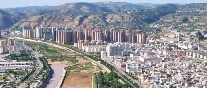 项目总投资额1.4亿元，总占地面积约60亩，秦安县年产 5000 吨果酒项目预计 2027 年上半年可建成投产