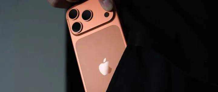 深度使用 iPhone 17 Pro 后，我发现它变化最大的不只是外观……