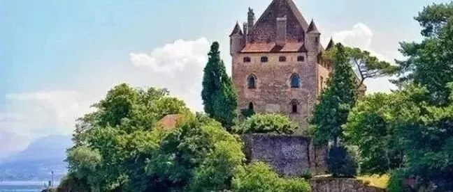 10月18日，11月22日 ！ 法瑞边境：鲜花小镇温泉三日游 288欧/人