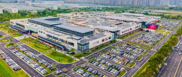 双节遛娃逛买攻略！武汉杉杉奥莱开业即爆，湖光“杉”色里抢首店折扣​