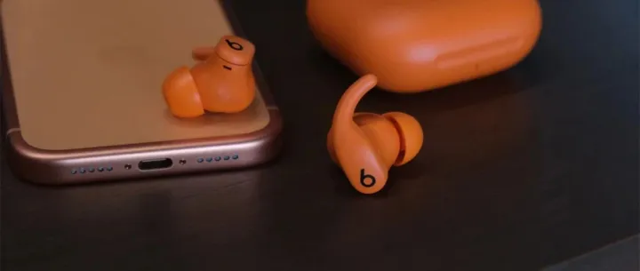 AirPods 之外的又一个无线耳机好选择：Beats Powerbeats Fit 体验