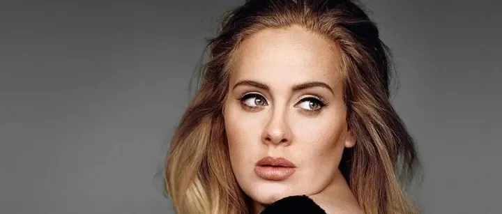 37 岁<em>阿</em><em>黛</em><em>尔</em>现身赛道：身形紧致超惊艳，这才是她想要<em>的</em>生活