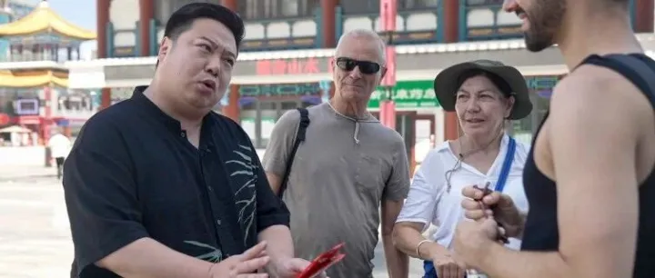 'Chinese <em>Trump</em>' Wins Followers with His Spot-on Impersonation