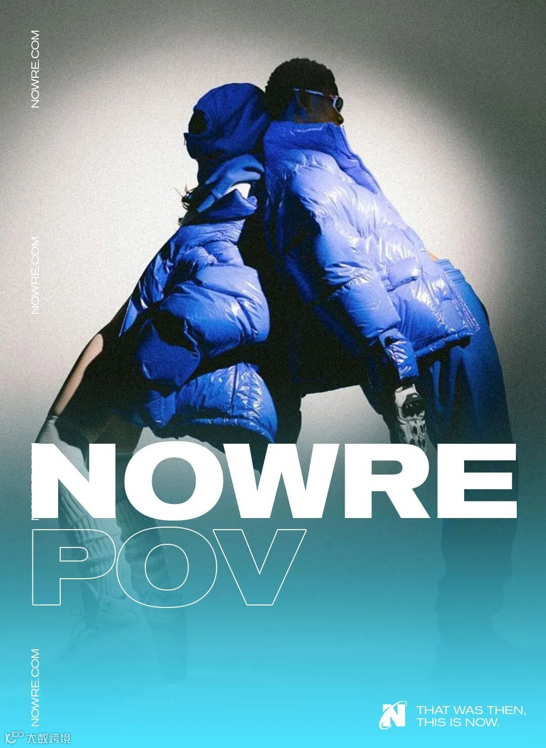 室内设计时尚纺织品格子布室内装潢和靠镜的花盆室内插花的侧视图——图库图片© brizmaker #383371000, image size:1080x1480