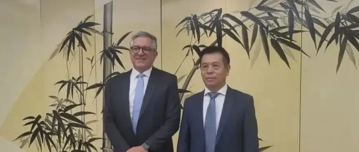 巴西卫生部部长亚历山大·帕迪利亚率团访问北京