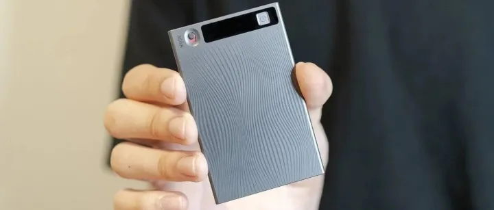 前谷歌科研家創辦，熱銷3萬件，AI磁吸背板成出海爆款王