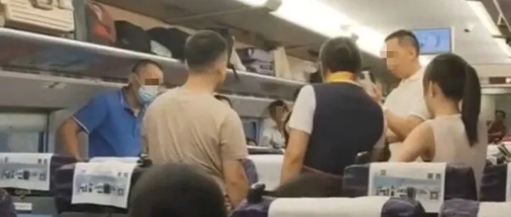 車廂猥褻女童 內地漢刑拘 | 三人墮淘寶假<em>客服</em>騙局 失十八<em>萬</em>七