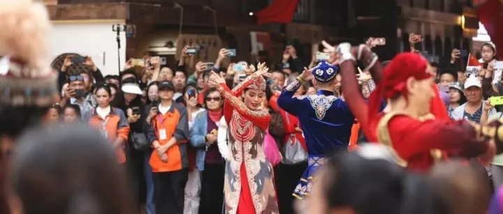 如果假期<em>有</em>温度，<em>乌鲁木齐</em>的这几天是“烫”的！