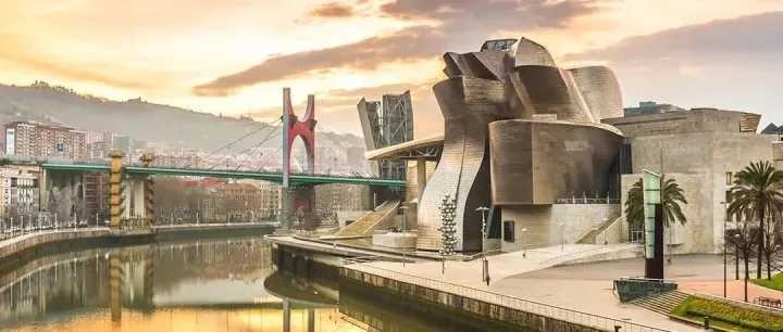 西班牙毕尔巴鄂之谜：一座老工业城市如何“逆天改命”？