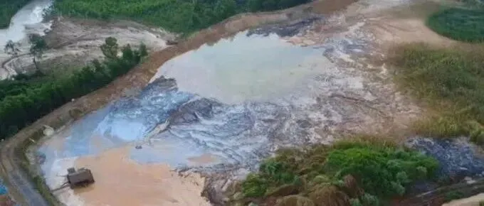 <em>越南</em>炼钢厂泥浆储存库溃坝，1死2伤