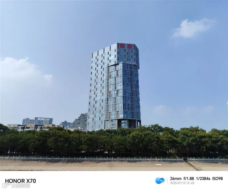 8300毫安电池、IP69K防水！荣耀X70全面评测：新一代耐用神机实至名归