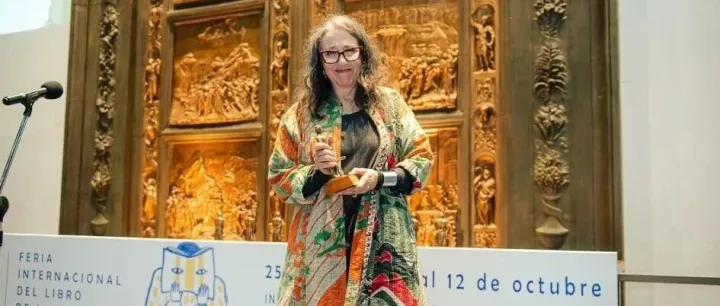 西尔维娅·格雷拉 (Silvia Guerra)：荣获巴托洛梅·伊达尔戈奖的乌拉圭女诗人