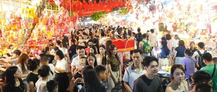 <em>越南</em>过中秋节，有人欢喜有人忧