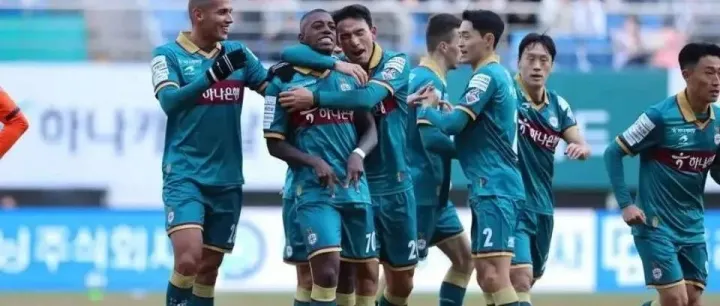 【磊叔论<em>足</em>总结】墨尔本城<em>经典</em>的<em>防守</em>反击战术，在西悉尼主场还能否高效执行？昨日精选4中2，拿下3.0。